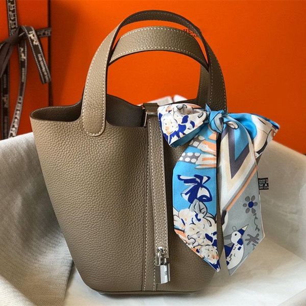 designer bags tote bag women purse bucket luxury handbags classic fashion togo leather shopping retro gold buckle silver lock pochette
designer bags tote bag women purse bucket luxury handbags classic fashion togo leather shopping retro gold buckle silver lock pochette