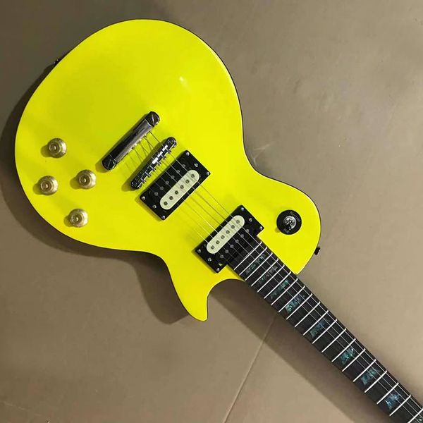 small hornet guitar beautiful appearance beautiful timbre comfortable feeldelivery home
small hornet guitar beautiful appearance beautiful timbre comfortable feeldelivery home