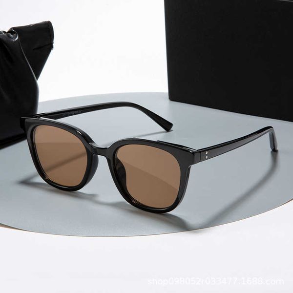 20126 fashion black frame tan mirror star net red mens and womens same style ins sunglasses uv proof, White;black
20126 fashion black frame tan mirror star net red mens and womens same style ins sunglasses uv proof, White;black