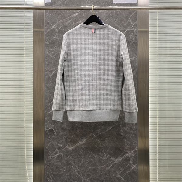 men s sweaters luxury brand stripe pullovers famous international designer korean fashion swearshirts 220908, White;black
men s sweaters luxury brand stripe pullovers famous international designer korean fashion swearshirts 220908, White;black