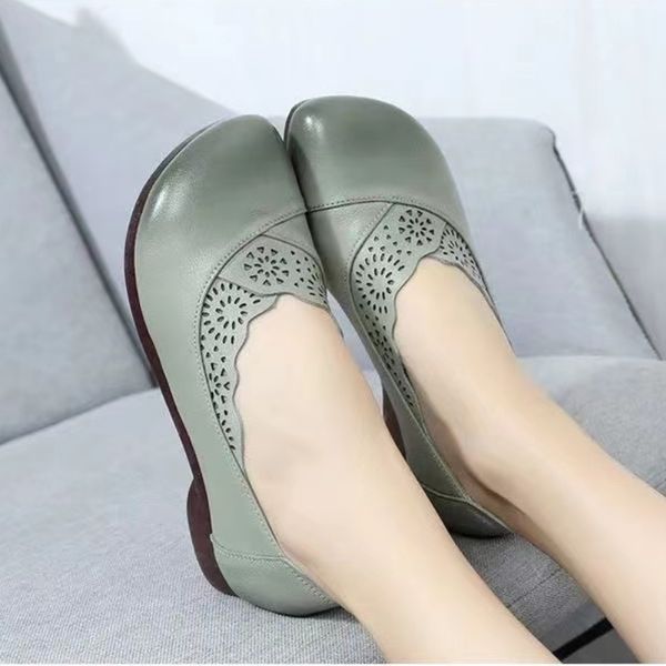 women shoes flats oxford loafers mother shoe sport 2022 new genuine leather shoes woman slip on moccasins women's spring autumn, Red;white
women shoes flats oxford loafers mother shoe sport 2022 new genuine leather shoes woman slip on moccasins women's spring autumn, Red;white