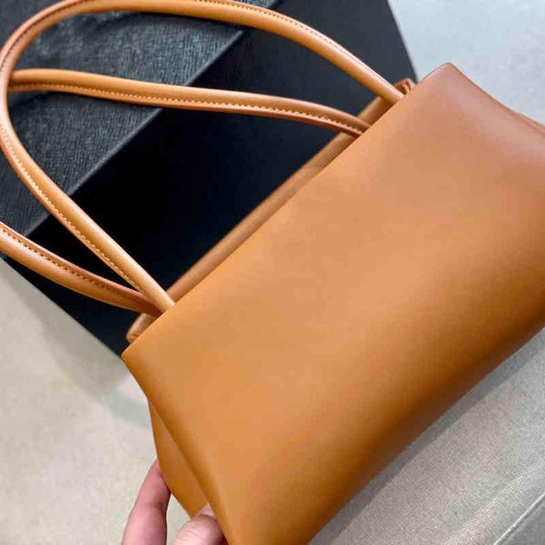 designer luxury women the tote bag fashion versatile handbags shoulder crossbody bags purse telfars totes large capacity saddle wallets 7a 4
designer luxury women the tote bag fashion versatile handbags shoulder crossbody bags purse telfars totes large capacity saddle wallets 7a 4