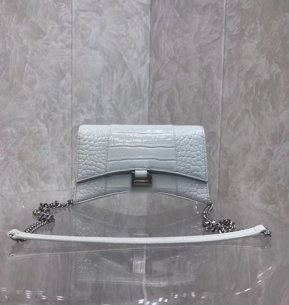 shoulder bags hourglass bags handbag designer ladies shiny crocodile embossed chain crossbodys bag fashion leather half moon appearance 2022
shoulder bags hourglass bags handbag designer ladies shiny crocodile embossed chain crossbodys bag fashion leather half moon appearance 2022