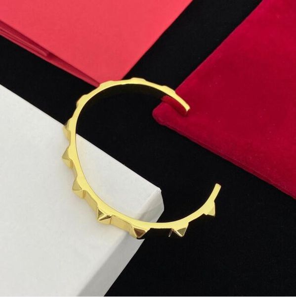 new style women bracelets 18k gold bangle fashion simple three dimensional cuff bracelet charm lady bracelets luxury designer wedding jewell, Black
new style women bracelets 18k gold bangle fashion simple three dimensional cuff bracelet charm lady bracelets luxury designer wedding jewell, Black