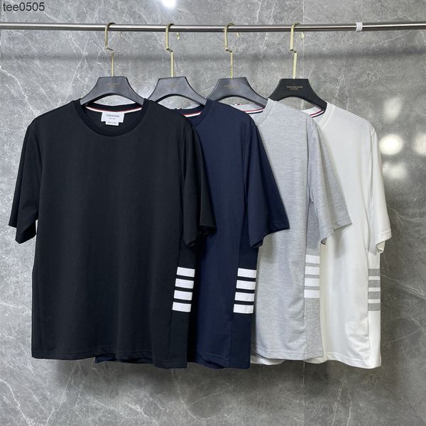 2022 summer new fashion brand waist four bar yarn dyed bead fabric men's and women's t-shirt, White;black
2022 summer new fashion brand waist four bar yarn dyed bead fabric men's and women's t-shirt, White;black