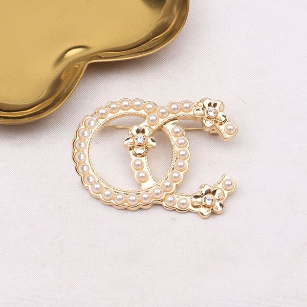 luxury women designer brand letter brooches 18k gold plated flower inlay crystal rhinestone jewelry brooch charm pearl pin marry wedding par, Gray
luxury women designer brand letter brooches 18k gold plated flower inlay crystal rhinestone jewelry brooch charm pearl pin marry wedding par, Gray