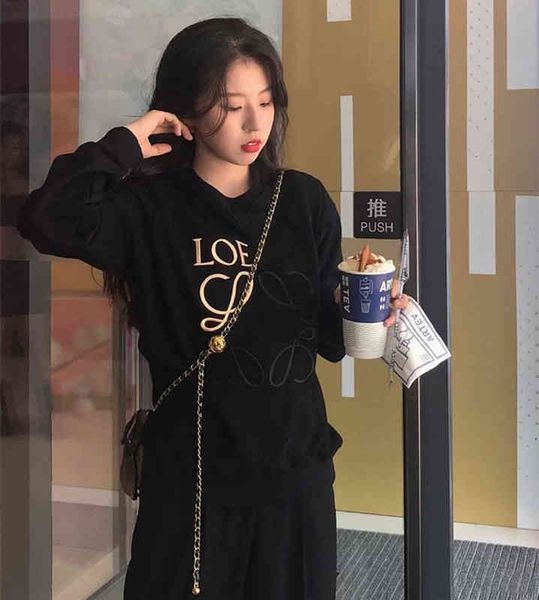 others apparelfashion brand luo family loe lovers autumn winter classic large black gold embroidery round neck terry sweater jacket i, Black;white
others apparelfashion brand luo family loe lovers autumn winter classic large black gold embroidery round neck terry sweater jacket i, Black;white