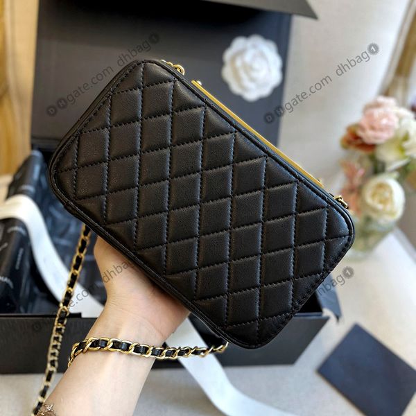 fashion vanity cases cosmetic bags genuine leather designer handbag letter gold-tone metal hardware chain crossbody wallet card holder purse
fashion vanity cases cosmetic bags genuine leather designer handbag letter gold-tone metal hardware chain crossbody wallet card holder purse