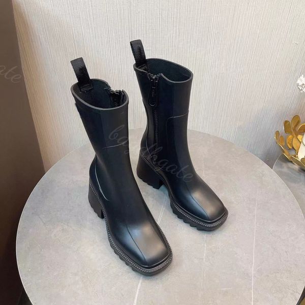 designer luxury boots lady autumn winter rain echo the trend of the rainy season classic leather style every match, Black
designer luxury boots lady autumn winter rain echo the trend of the rainy season classic leather style every match, Black