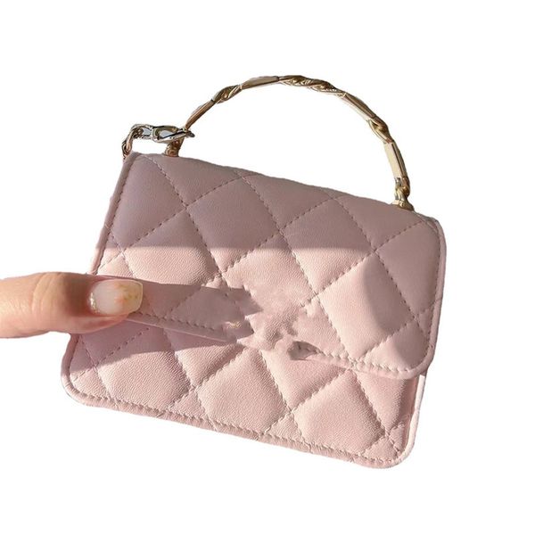 pu square handbag fashion c chain bag luxury desiginer bags hand wallet mini crossbody shoulder handbags diamond tote bag woman functional m
pu square handbag fashion c chain bag luxury desiginer bags hand wallet mini crossbody shoulder handbags diamond tote bag woman functional m