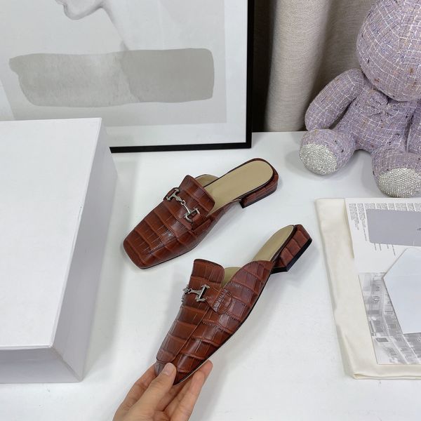 the latest women's slippers in spring and summer 2022 retro roman low heel leather euro34-40 us 3.5-9, Black
the latest women's slippers in spring and summer 2022 retro roman low heel leather euro34-40 us 3.5-9, Black