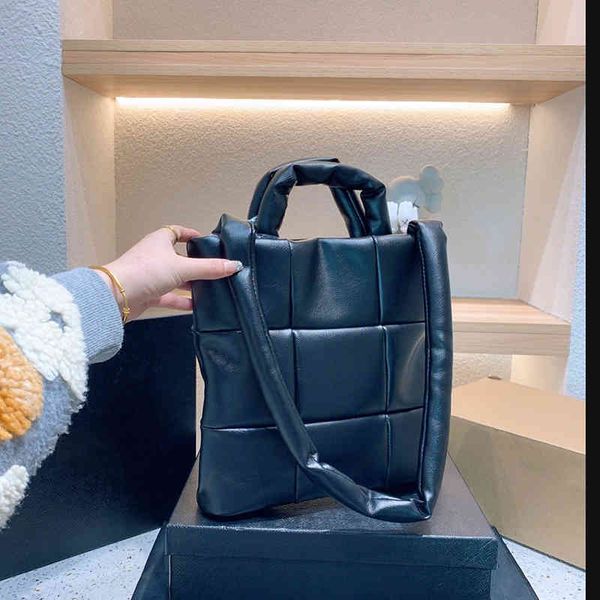 totes ysbag the tote bawomen large-capacity designer handbags padded bag black leather handbag classic design shopping bags crossbody bag pu
totes ysbag the tote bawomen large-capacity designer handbags padded bag black leather handbag classic design shopping bags crossbody bag pu
