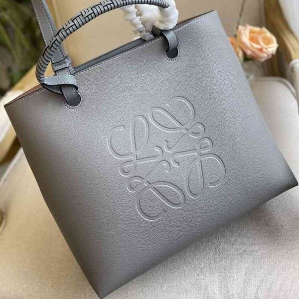 designer handbag spanish brand loews leather large capacity tote commuter women's original bag
designer handbag spanish brand loews leather large capacity tote commuter women's original bag