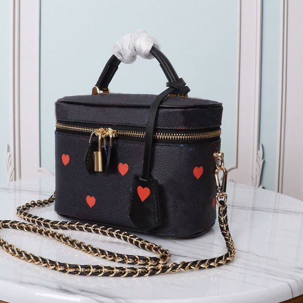 2022 high-quality women handbags genuine leather cosmetic bag crossbody shoulder chain patchwork shoulder strap makeup bags tolitery case
2022 high-quality women handbags genuine leather cosmetic bag crossbody shoulder chain patchwork shoulder strap makeup bags tolitery case