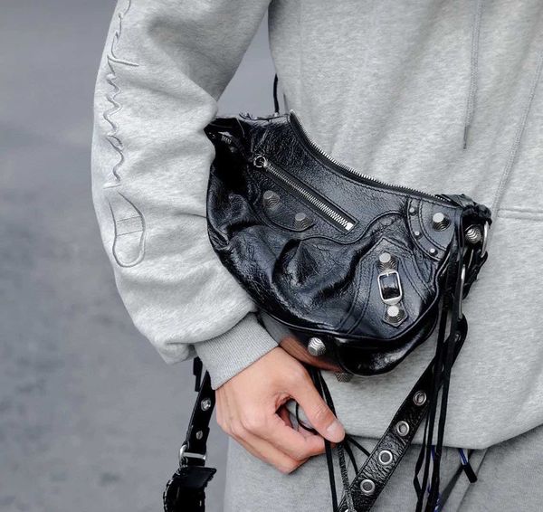 designer bag womens shoulder bag 22fw fashion 5a leather handbag with mirror love letter classic cross body motorcycle bags
designer bag womens shoulder bag 22fw fashion 5a leather handbag with mirror love letter classic cross body motorcycle bags