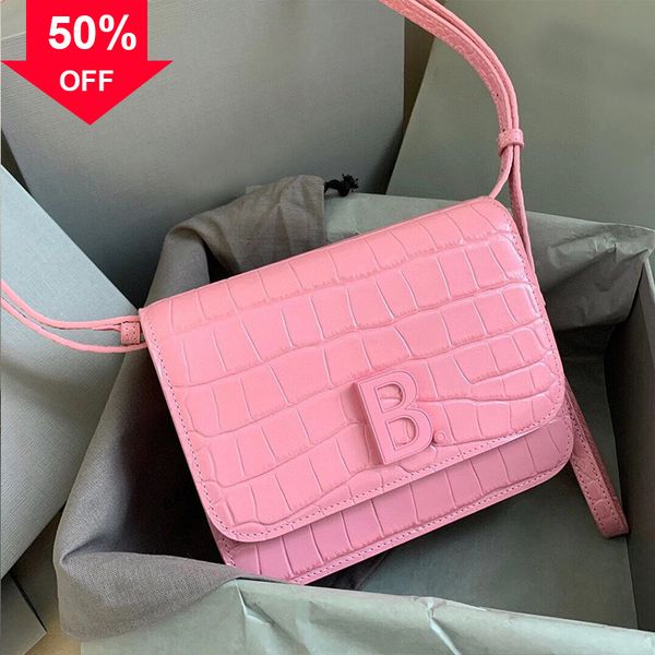 luxurious design ladies handbag b family bag new b-button crocodile pattern cowhide hourglass tofu female organ one shoulder slant cross sma
luxurious design ladies handbag b family bag new b-button crocodile pattern cowhide hourglass tofu female organ one shoulder slant cross sma