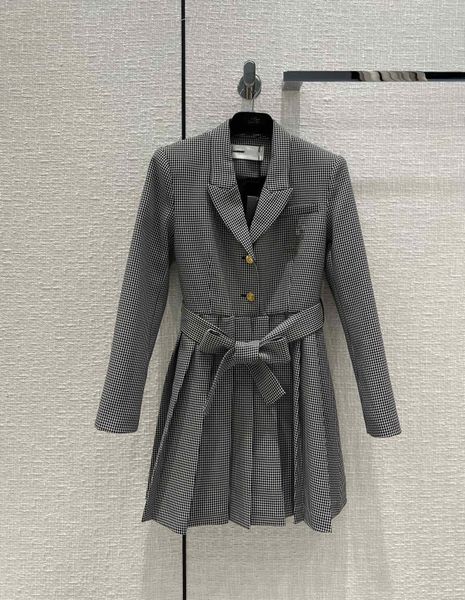 milan runway dresses 2022 new autumn winter lapel neck long sleeve plaid women's designer dress brand same style sundress 0909-2, Black
milan runway dresses 2022 new autumn winter lapel neck long sleeve plaid women's designer dress brand same style sundress 0909-2, Black