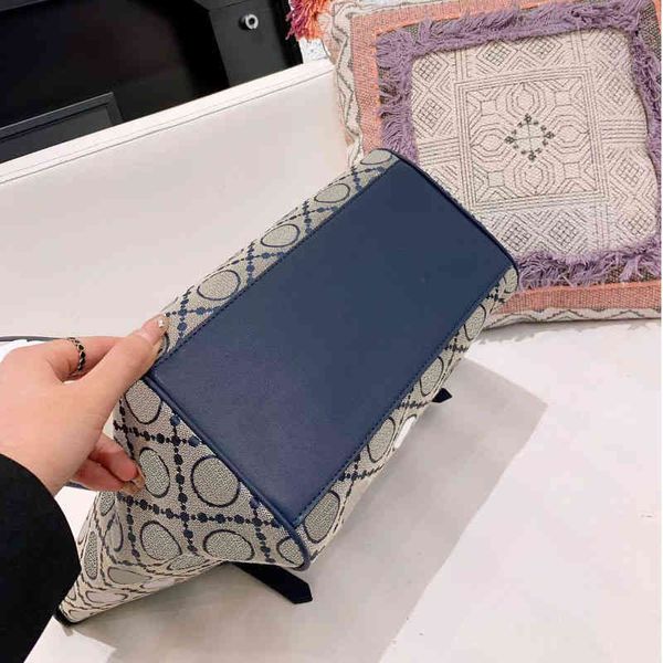designer luxury women the tote bag fashion versatile handbags shoulder crossbody bags purse tories totes large capacity saddle wallets 7a a0
designer luxury women the tote bag fashion versatile handbags shoulder crossbody bags purse tories totes large capacity saddle wallets 7a a0