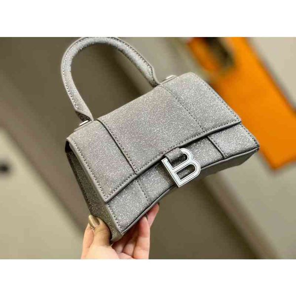 vintage middle ancient leather underarm bag balencaigass women's bags early fashion versatile luxury designer evening bags unique patte
vintage middle ancient leather underarm bag balencaigass women's bags early fashion versatile luxury designer evening bags unique patte