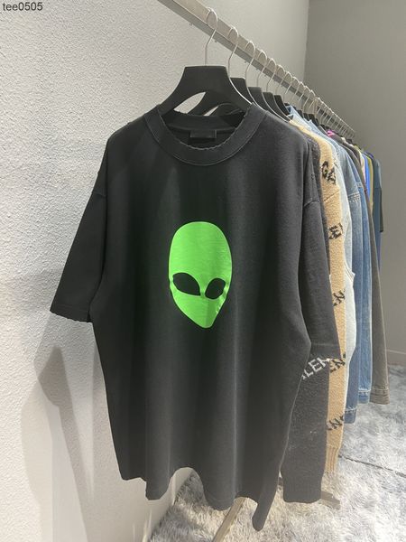 the correct version of luminous alien head print is damaged and worn out. men's and women's round neck loose short sleeve t-shirt, White;black
the correct version of luminous alien head print is damaged and worn out. men's and women's round neck loose short sleeve t-shirt, White;black