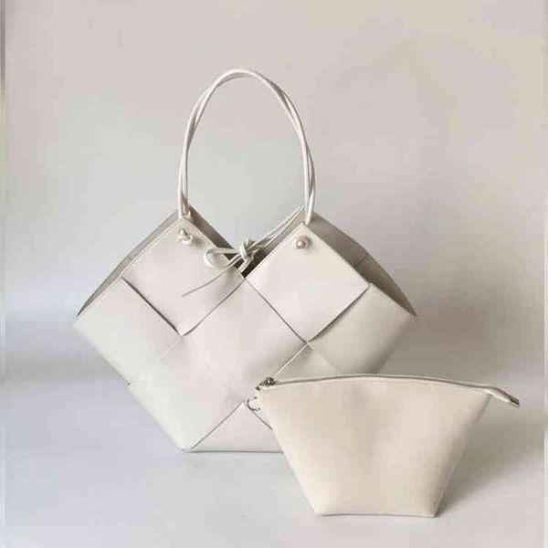 venetas designer bag bottegas handbag luxury women fashion shoulder crossbody bags versatile purses totes saddle venetta wallet 3sxa
venetas designer bag bottegas handbag luxury women fashion shoulder crossbody bags versatile purses totes saddle venetta wallet 3sxa
