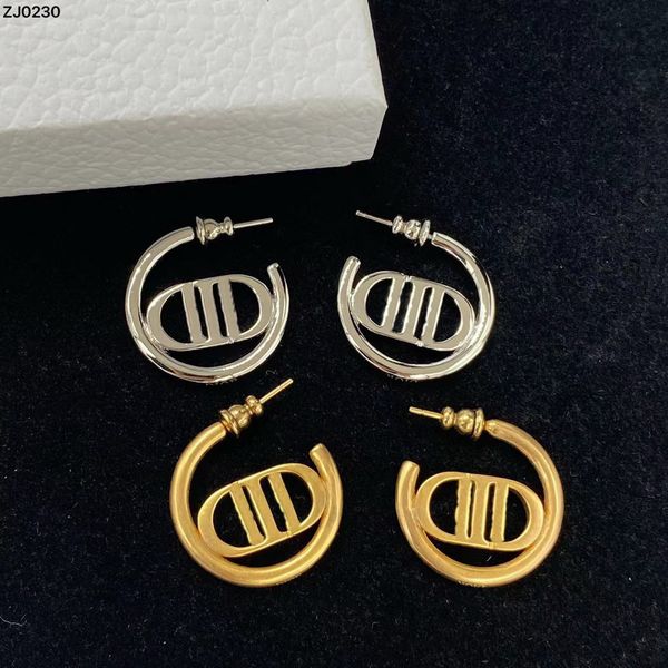 simple brass ear studs earring d letter 18k gold plated women's ear clip earrings metal non-fading designer jewelry dr6 -61 luxurious j, Golden;silver
simple brass ear studs earring d letter 18k gold plated women's ear clip earrings metal non-fading designer jewelry dr6 -61 luxurious j, Golden;silver
