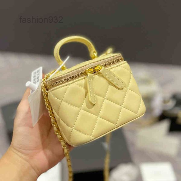 620s ening bags classic diamond mini lipstick bag women designer chain shoulder key bags leather shoulder bags crossbody lady purses 220719
620s ening bags classic diamond mini lipstick bag women designer chain shoulder key bags leather shoulder bags crossbody lady purses 220719