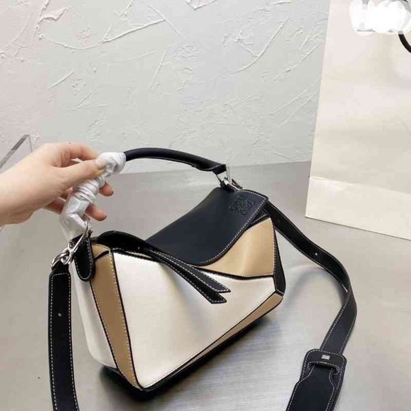 wholesale niche leather stitching geometric diamond bag women's single shoulder cross body high-end commuting large handbag purses ladi
wholesale niche leather stitching geometric diamond bag women's single shoulder cross body high-end commuting large handbag purses ladi