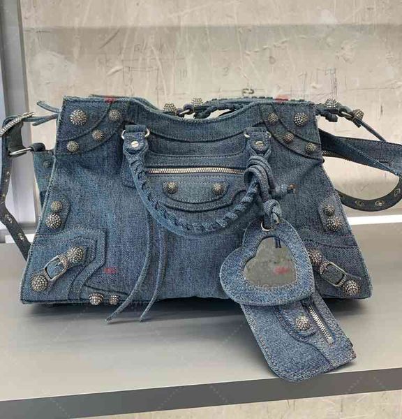 bags designer womens balencigaes classic locomotive handbags cagole denim button ladys exclusive luxury high grade shoulder bags
bags designer womens balencigaes classic locomotive handbags cagole denim button ladys exclusive luxury high grade shoulder bags