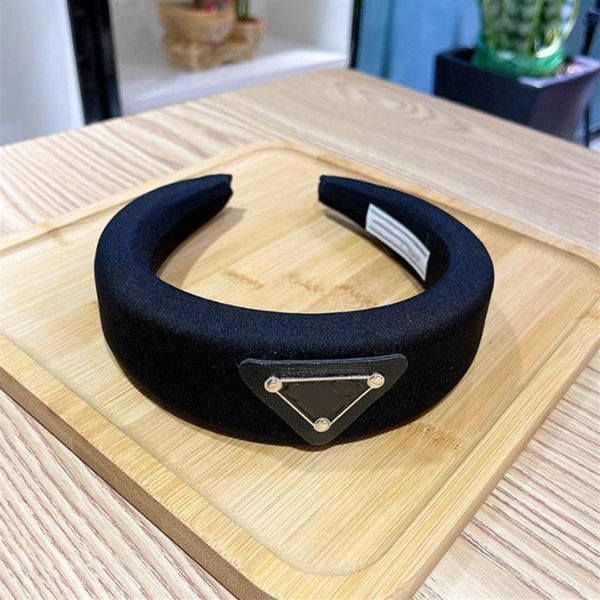 luxury designer sponge headbands hair bands for women girl brand elastic letter p headband sports fitness headband head wrap278v, Silver
luxury designer sponge headbands hair bands for women girl brand elastic letter p headband sports fitness headband head wrap278v, Silver
