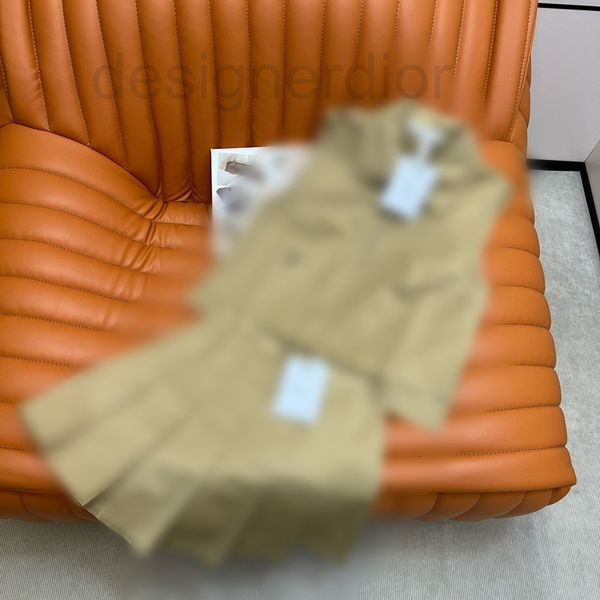 women's trench coats designer embroidered little bee lapel short vest ugtn, Tan;black
women's trench coats designer embroidered little bee lapel short vest ugtn, Tan;black