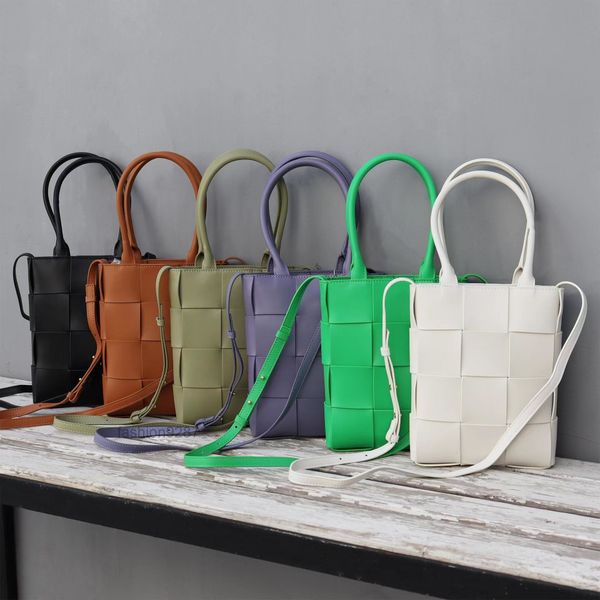 designer bags leather genuine woven tote bag simple handle bag female casual shopping crossbody handbag 2022 quality
designer bags leather genuine woven tote bag simple handle bag female casual shopping crossbody handbag 2022 quality