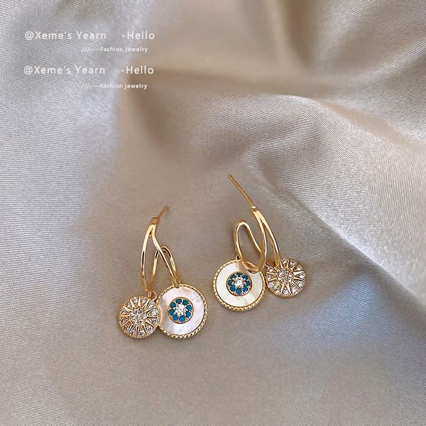 2022 new classic round shell flower pendant earrings korea luxury jewelry wedding party temperament for womans accessories gift, Golden
2022 new classic round shell flower pendant earrings korea luxury jewelry wedding party temperament for womans accessories gift, Golden