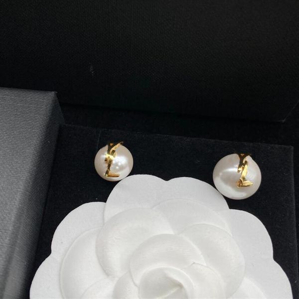 new style designer pearl letters earrings gift classic ear stud women fashion gold luxury designers party bride's wedding jewelry230y, Golden;silver
new style designer pearl letters earrings gift classic ear stud women fashion gold luxury designers party bride's wedding jewelry230y, Golden;silver
