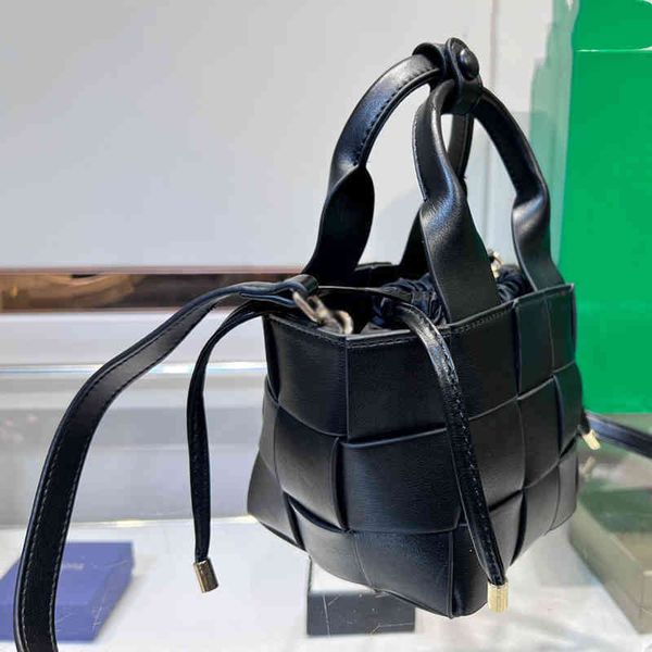 cross body shoulder bag new bucket bags tote handbags women designer-handbags fashion weaving bag leather designer handbag crossbody basket
cross body shoulder bag new bucket bags tote handbags women designer-handbags fashion weaving bag leather designer handbag crossbody basket