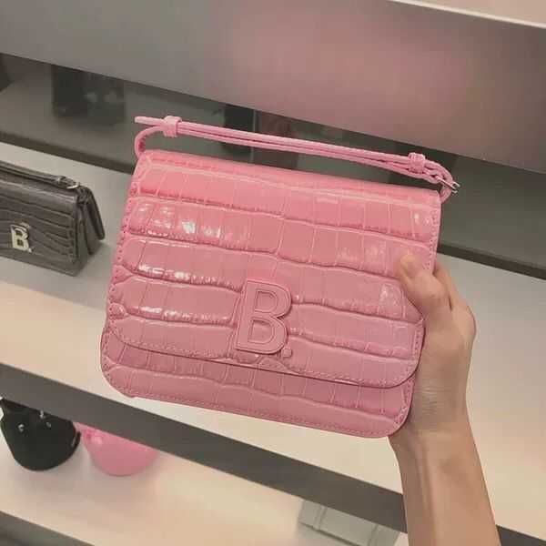 cosmetic bags cases leather women's bag b tofu new fashion small square bag single shoulder crossbody organ versatile
cosmetic bags cases leather women's bag b tofu new fashion small square bag single shoulder crossbody organ versatile