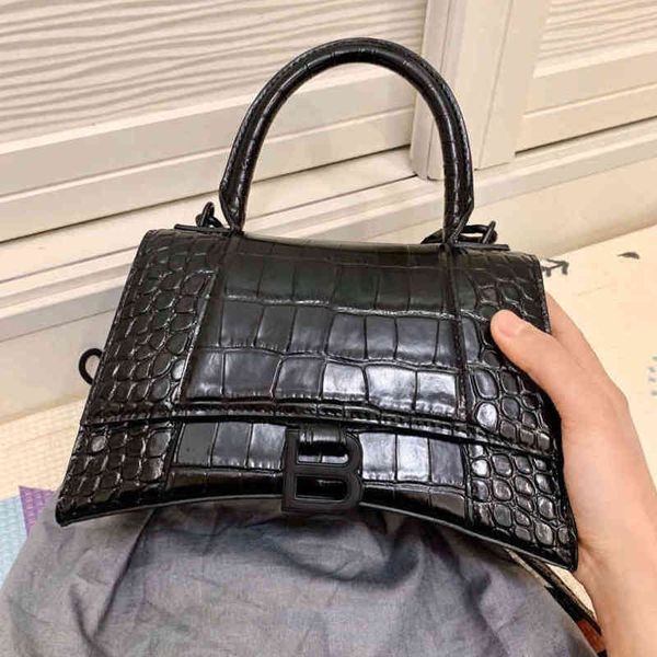women handbags classic balencigass bags fashion bag 2022 b-word shoulder crocodile pattern leather women's
women handbags classic balencigass bags fashion bag 2022 b-word shoulder crocodile pattern leather women's