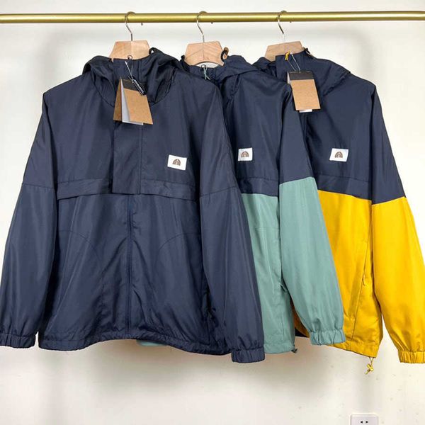 designer mens windbreaker jacket autumn women fashion print hooded jackets man casual waterproof coat stylish outdoor outerwear, Black;brown
designer mens windbreaker jacket autumn women fashion print hooded jackets man casual waterproof coat stylish outdoor outerwear, Black;brown