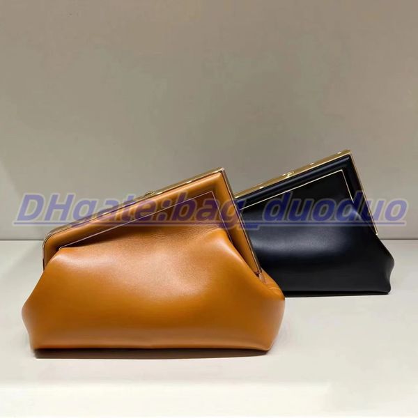 fashion luxurys designers fend first crossbody bag large leather quality classic handbags with shoulder strap women's men wallet famous
fashion luxurys designers fend first crossbody bag large leather quality classic handbags with shoulder strap women's men wallet famous
