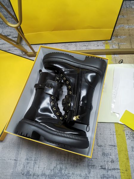 2022 designer luxury graphy boots lady martin leather ankle boot motorcycle cowboy outdoor shoes black white 35-42
2022 designer luxury graphy boots lady martin leather ankle boot motorcycle cowboy outdoor shoes black white 35-42