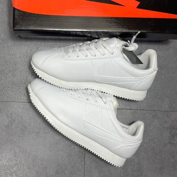 2022 classic men women designer casual shoes high-quality pu comfortable and light retro sneakers sports couple shoes size 36-44, Black
2022 classic men women designer casual shoes high-quality pu comfortable and light retro sneakers sports couple shoes size 36-44, Black
