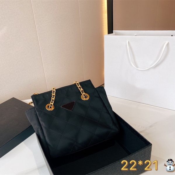2021 designer bag lady totes nylon chain parachute handbag fashion shoulder bags 5 colors 22cm
2021 designer bag lady totes nylon chain parachute handbag fashion shoulder bags 5 colors 22cm