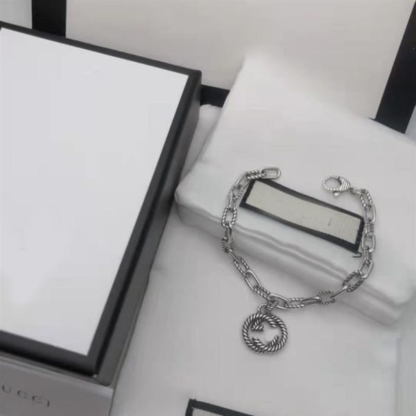 2021 new charm bracelets double interlocking retro ed pattern ladies bracelet with box195x, Golden;silver
2021 new charm bracelets double interlocking retro ed pattern ladies bracelet with box195x, Golden;silver