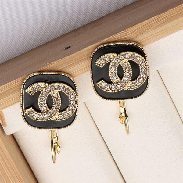 fashion womens brand earrings designers letter ear stud 18k gold plated crystal geometric earring for wedding party jewerlry accessorie343s, Golden;silver
fashion womens brand earrings designers letter ear stud 18k gold plated crystal geometric earring for wedding party jewerlry accessorie343s, Golden;silver