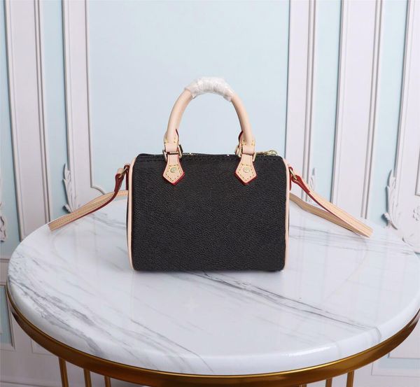 2021 original designer bag nano speedy handbags genuine leather black and white tint color shoulder bag crossbodys mini bag
2021 original designer bag nano speedy handbags genuine leather black and white tint color shoulder bag crossbodys mini bag