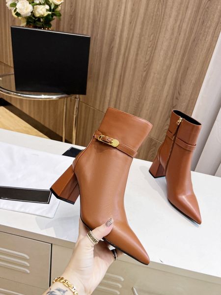 european and american fried street autumn winter boots all-match leather fashion short boots high heels women's pointed toe thick heel, Black
european and american fried street autumn winter boots all-match leather fashion short boots high heels women's pointed toe thick heel, Black
