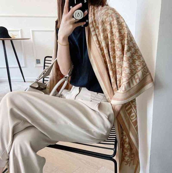 design 2021 korean imitation cashmere scarf women's thickened autumn and long lattice warm dual-purpose two-color shawl picm, Blue;gray
design 2021 korean imitation cashmere scarf women's thickened autumn and long lattice warm dual-purpose two-color shawl picm, Blue;gray