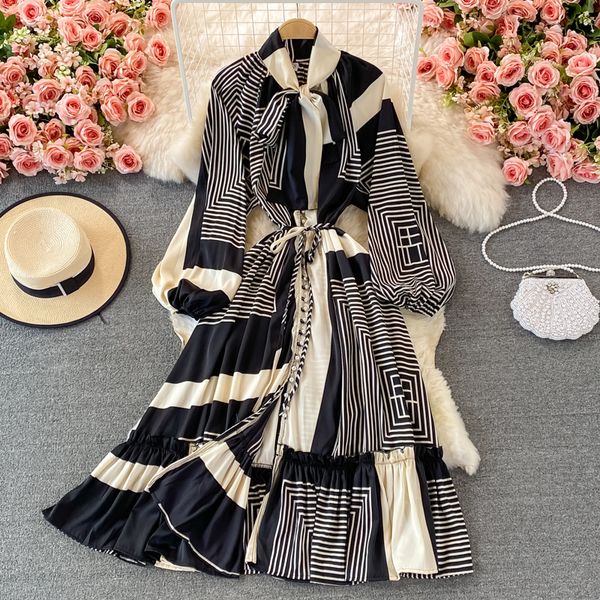 women elegant floral print maxi dress spring autumn bow collar puff sleeve loose vintage vestidos boho ruffles dress robe 2023, Black;gray
women elegant floral print maxi dress spring autumn bow collar puff sleeve loose vintage vestidos boho ruffles dress robe 2023, Black;gray