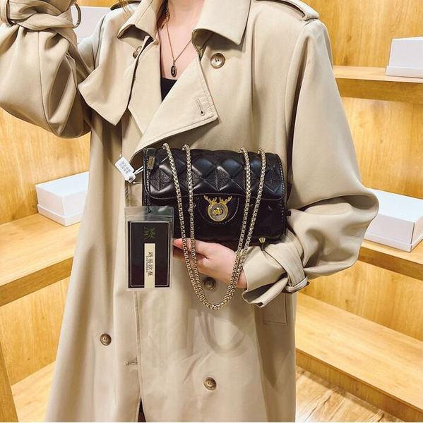 6601 designer shoulder bag retro female trendy handbag luxury big fashion high capacity shopper shopping tote
6601 designer shoulder bag retro female trendy handbag luxury big fashion high capacity shopper shopping tote