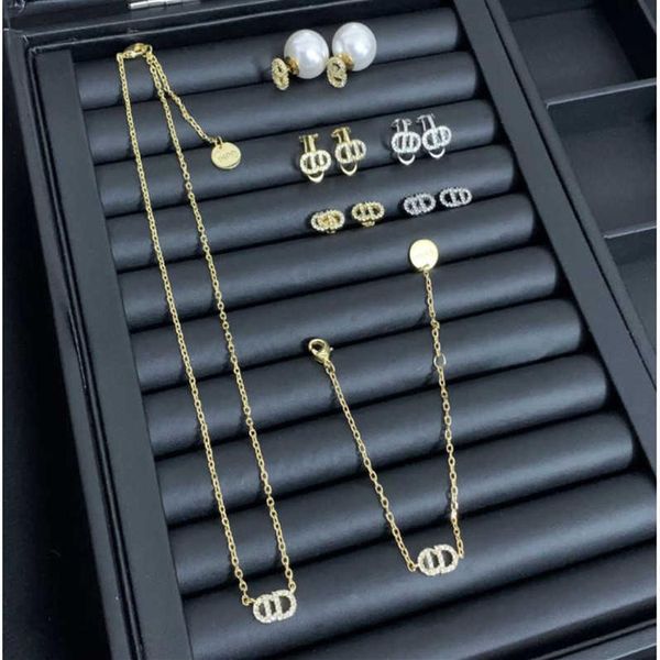 luxury jewelry letter earrings female internet celebrity mini ear clip high version necklace bracelet341t, Black
luxury jewelry letter earrings female internet celebrity mini ear clip high version necklace bracelet341t, Black